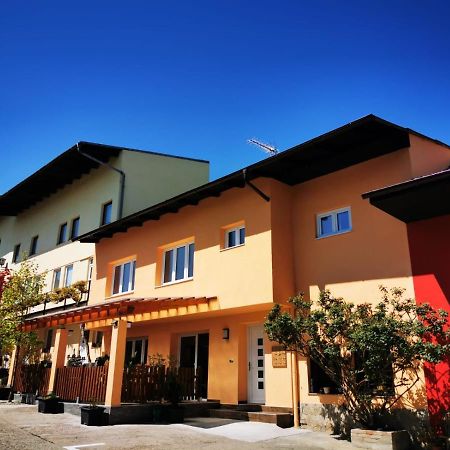Hotel Goldene Krone Mistelbach Eksteriør billede