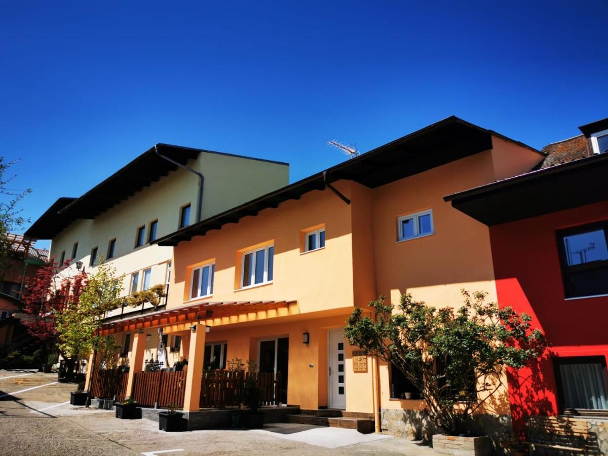 Hotel Goldene Krone Mistelbach Eksteriør billede