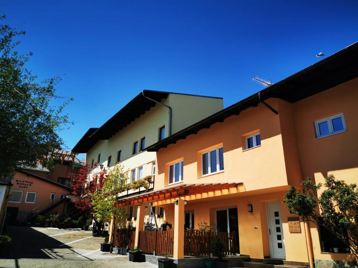 Hotel Goldene Krone Mistelbach Eksteriør billede