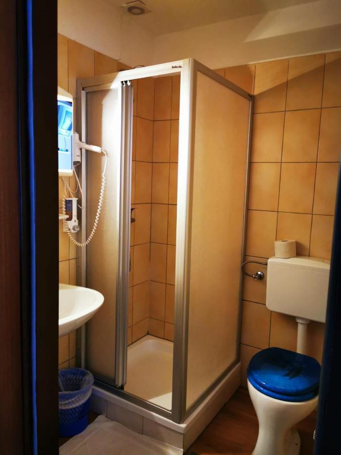 Hotel Goldene Krone Mistelbach Eksteriør billede
