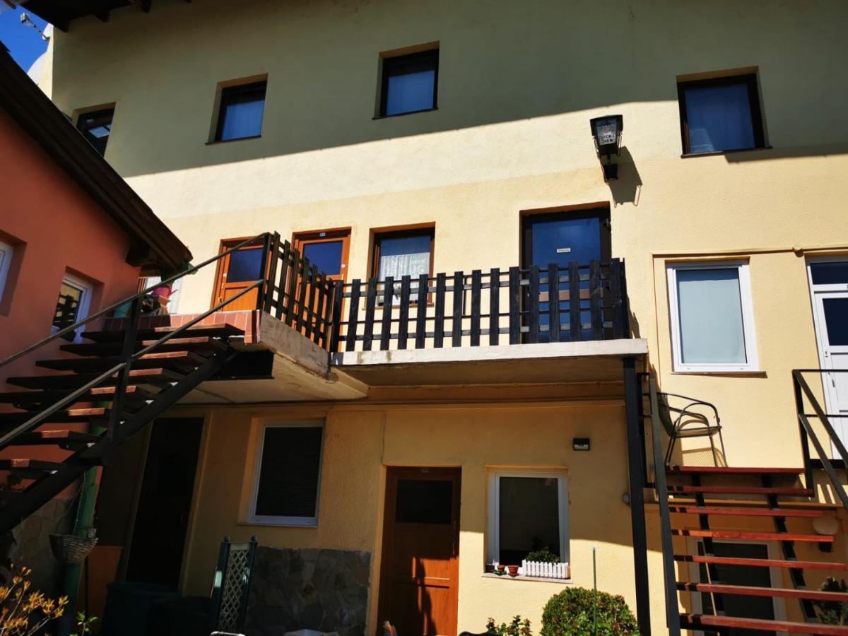 Hotel Goldene Krone Mistelbach Eksteriør billede