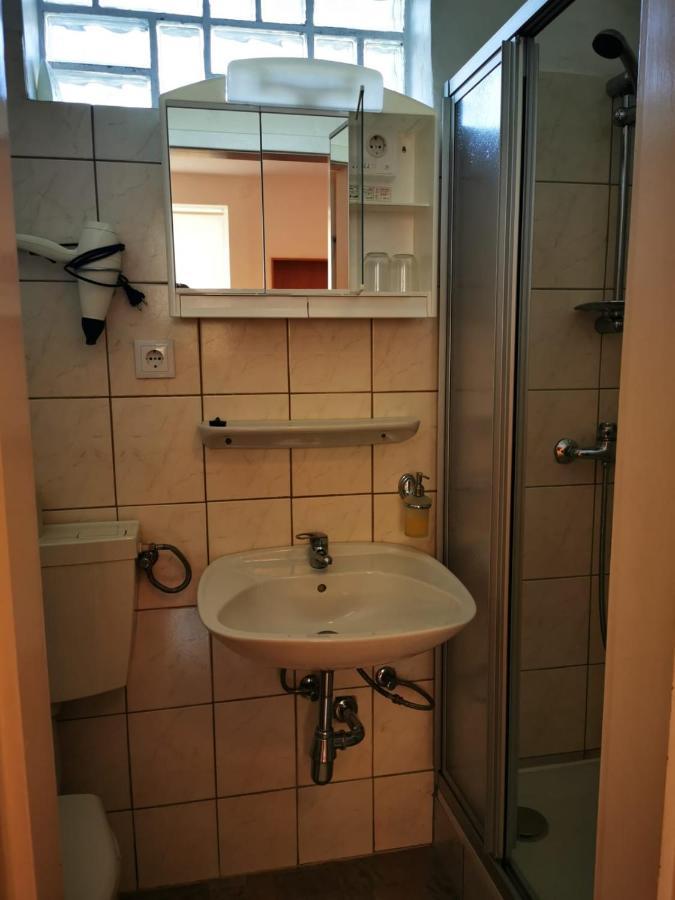 Hotel Goldene Krone Mistelbach Eksteriør billede