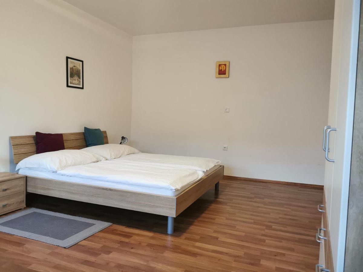 Hotel Goldene Krone Mistelbach Eksteriør billede
